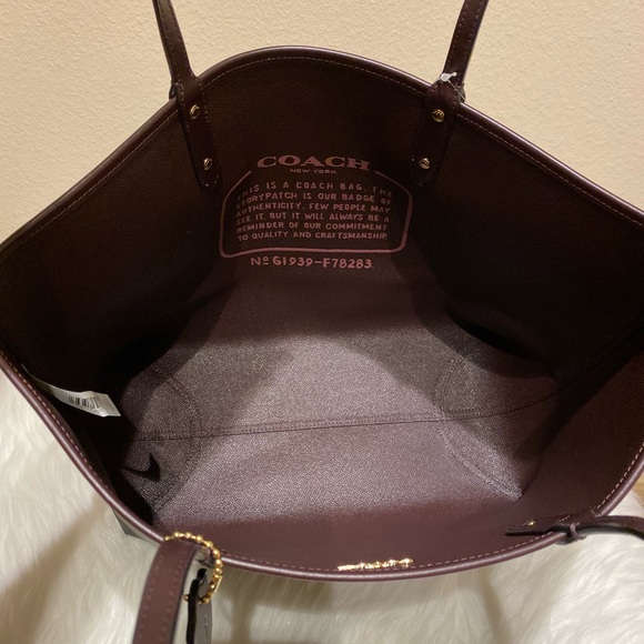 Coach - Picture 2 of 8